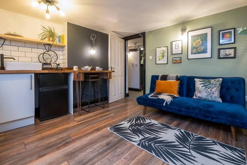 Modern 1-Bed Central Apartment With Outside Space 브라이턴 펜션